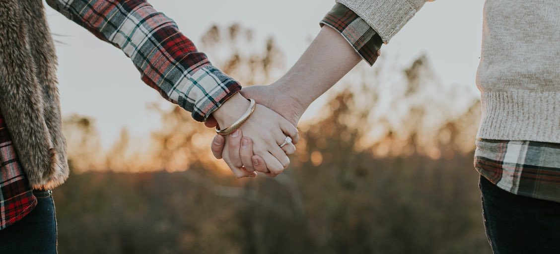 How to Write a Chicest Online Dating Profile