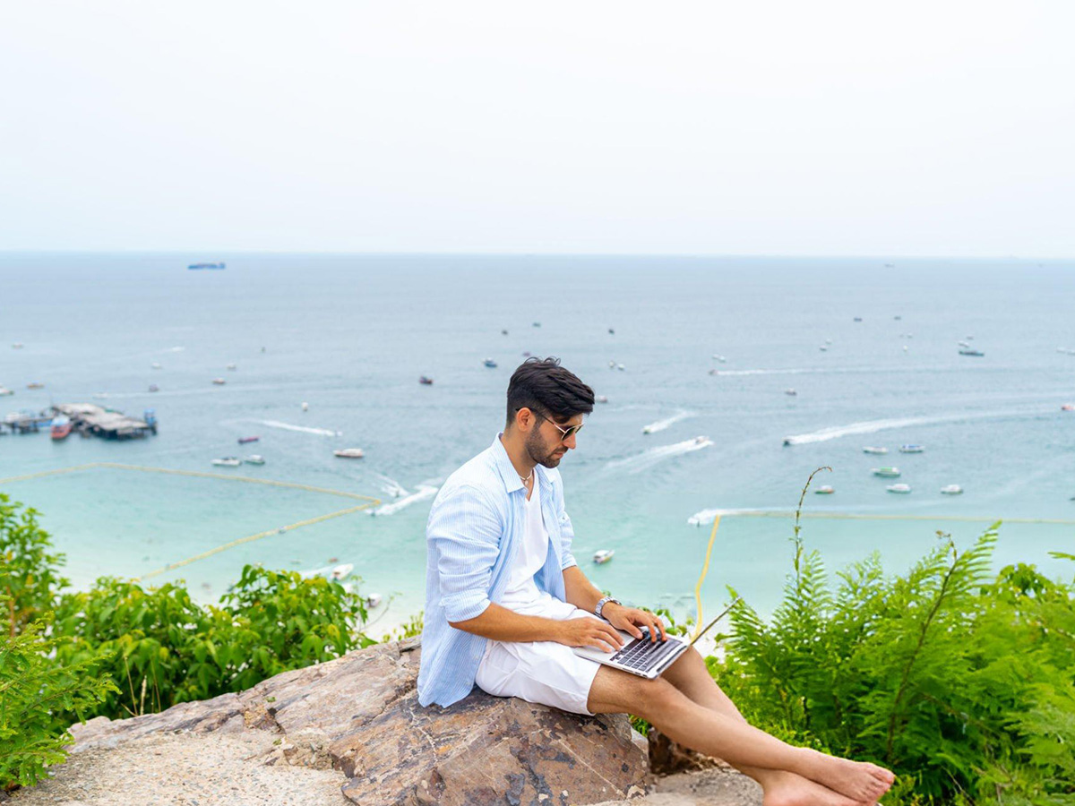 The Pleasures of Travel: Reaching Tranquillity and Thriving The Pleasures of Travel: Reaching Tranquillity and Thriving